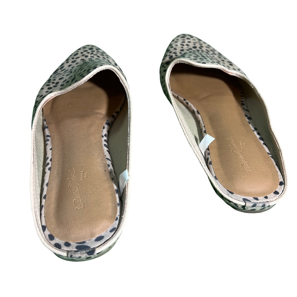 Universal Thread Slides Tan With Black Dots - image 3